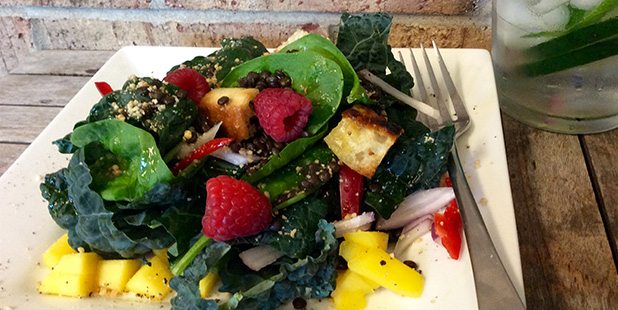 Black-Kale-and-Spinach-Salad