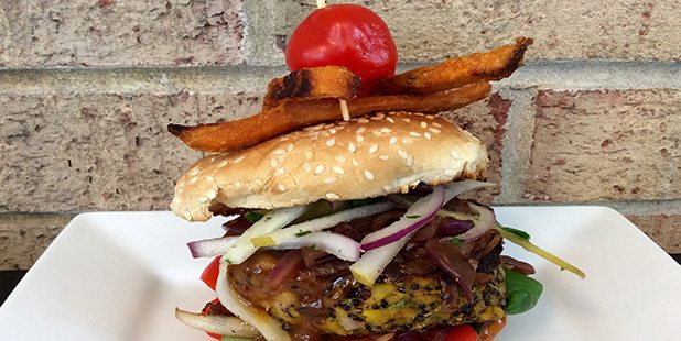 vegan-burger-with-quinoa-and-lentils